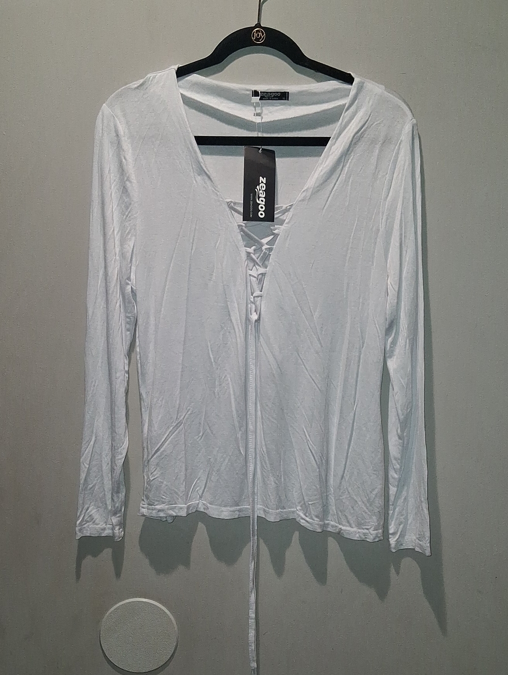 Zeagoo White Lace-Up V-Neck Long Sleeve Top